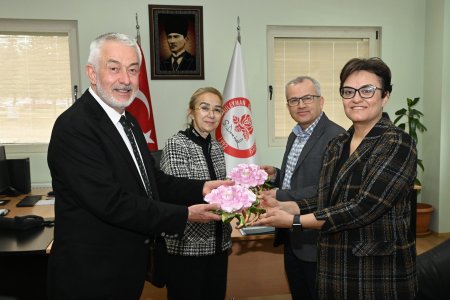 Başdeğirmen çifti sağlıkçıların 14 Mart Tıp Bayramı’nı kutladı