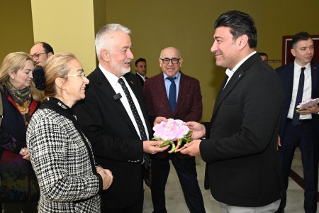 Başdeğirmen çifti sağlıkçıların 14 Mart Tıp Bayramı’nı kutladı