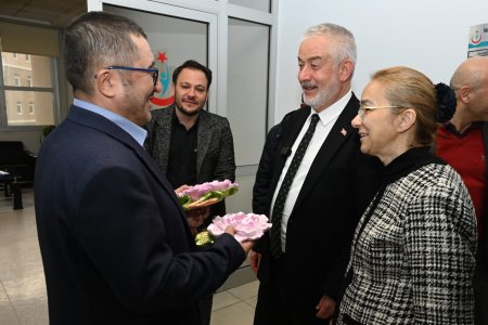 Başdeğirmen çifti sağlıkçıların 14 Mart Tıp Bayramı’nı kutladı