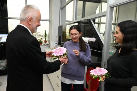 Başdeğirmen çifti sağlıkçıların 14 Mart Tıp Bayramı’nı kutladı