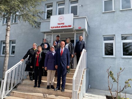 Yalvaç AK Parti adayı sağlık çalışanlarının Tıp Bayramını kutladı