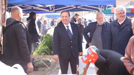 Işıkkent pazarında Atakan Yazgan izdihamı