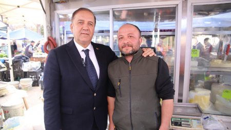 Işıkkent pazarında Atakan Yazgan izdihamı