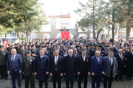 18 Mart Şehitler Günü’nde Garnizon Şehitliği’nde tören yapıldı