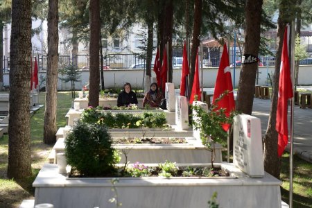 18 Mart Şehitler Günü’nde Garnizon Şehitliği’nde tören yapıldı