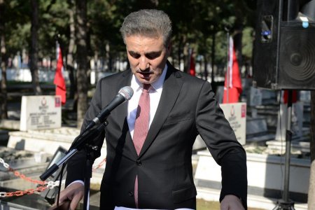18 Mart Şehitler Günü’nde Garnizon Şehitliği’nde tören yapıldı