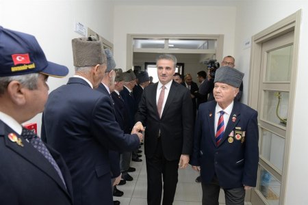 18 Mart Şehitler Günü’nde Garnizon Şehitliği’nde tören yapıldı