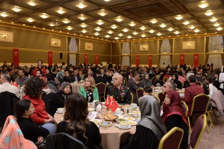 Şehit aileleri ve gazilerle iftarda buluşuldu