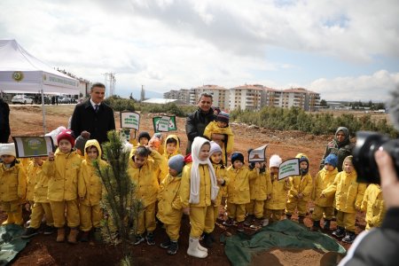 Isparta'da 2.500 fidan toprakla buluşturuldu