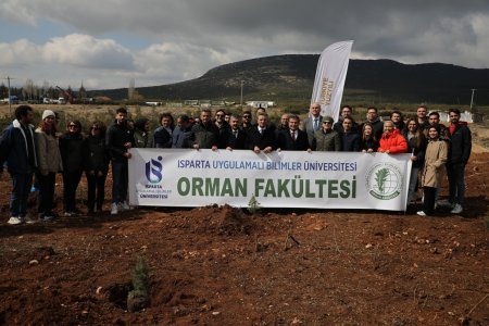  Isparta'da 2.500 fidan toprakla buluşturuldu