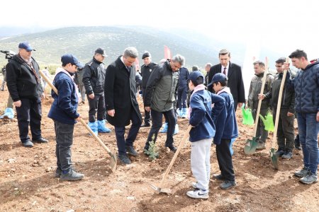  Isparta'da 2.500 fidan toprakla buluşturuldu