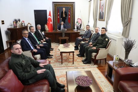  Isparta'da 2.500 fidan toprakla buluşturuldu