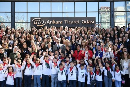 Atatürk’e Vefa Valizi sergisine katıldılar