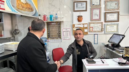 Dokur Kafeler Caddesi esnafını ziyaret etti