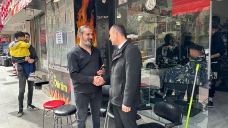 Dokur Kafeler Caddesi esnafını ziyaret etti