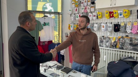 Dokur Kafeler Caddesi esnafını ziyaret etti