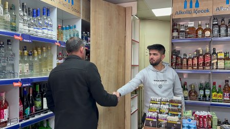 Dokur Kafeler Caddesi esnafını ziyaret etti