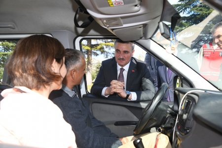 Görevi başında olan personelleri ziyaret etti