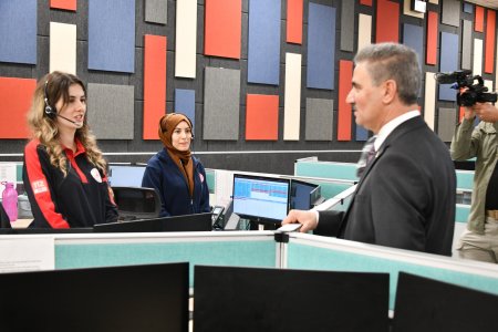 Görevi başında olan personelleri ziyaret etti