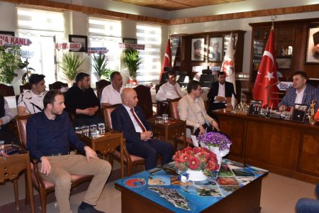 CHP Heyeti Başkan Mustafa Özer’i ziyaret etti