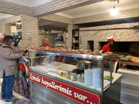 Perişan pide fiyatlarıyla şaşırtıyor