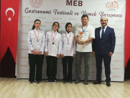 Gül Mesleki ve Teknik Anadolu Lisesinden çifte başarı