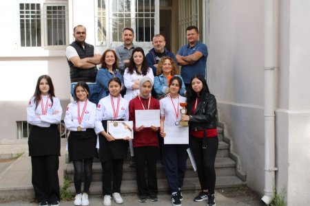 Gül Mesleki ve Teknik Anadolu Lisesinden çifte başarı