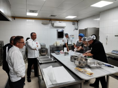 Gül Mesleki ve Teknik Anadolu Lisesinden çifte başarı