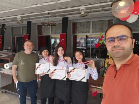 Gül Mesleki ve Teknik Anadolu Lisesinden çifte başarı