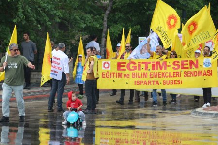 Isparta’da 1 Mayıs kutlaması