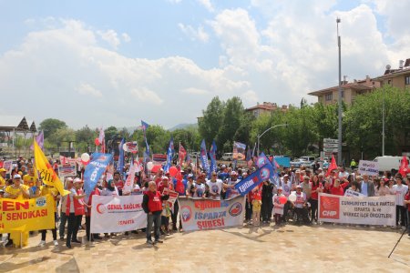 Isparta’da 1 Mayıs kutlaması