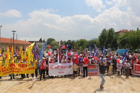 Isparta’da 1 Mayıs kutlaması