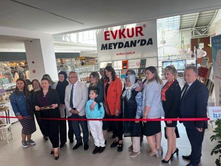 Yıl sonu sergisi büyük beğeni topladı