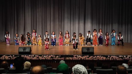 SD Anaokulu öğrencileri gösterileriyle büyük alkış aldı