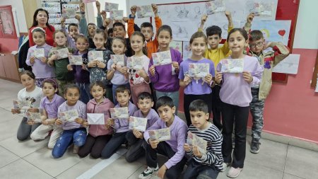 Minik Yüreklerden Mehmetçiğe Mektup