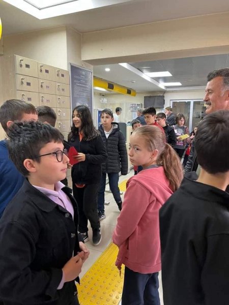 Minik Yüreklerden Mehmetçiğe Mektup