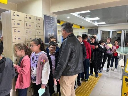 Minik Yüreklerden Mehmetçiğe Mektup