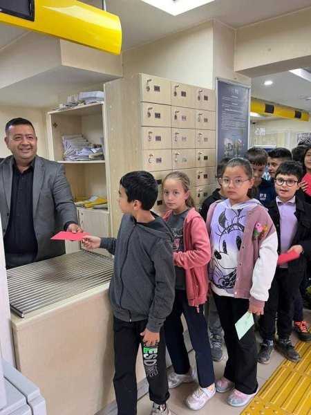 Minik Yüreklerden Mehmetçiğe Mektup