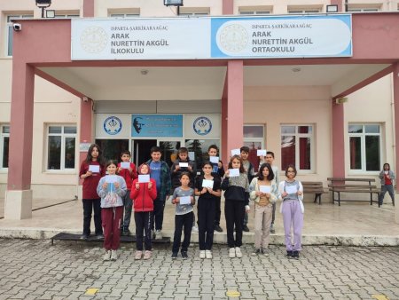 Minik Yüreklerden Mehmetçiğe Mektup