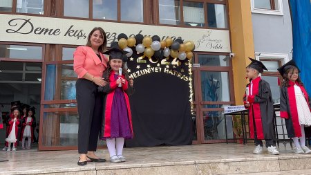 Kadir Boylu Ortaokulu'nda Kültür-Sanat Festivali ve Mezuniyet Coşkusu