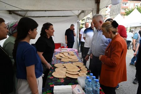 Başdeğirmen festivalin son günüde stantları gezdi