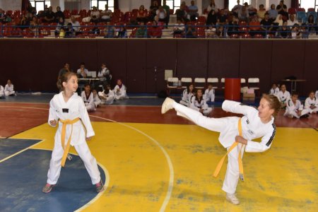 Eğirdir’de Taekwondoda kuşak terfi heyecanı