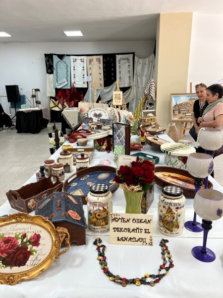 Dekoratif el sanatları sergisi, vatandaşın beğenisine sunuldu
