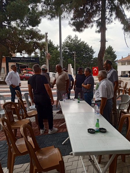 İl Genel Meclis Üyesi İbrahim Aras vatandaşlarla bayramlaştı 