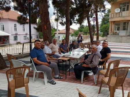 İl Genel Meclis Üyesi İbrahim Aras vatandaşlarla bayramlaştı 