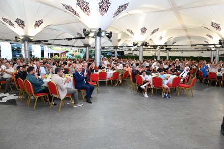 İstanbul’u gül kokuları sardı