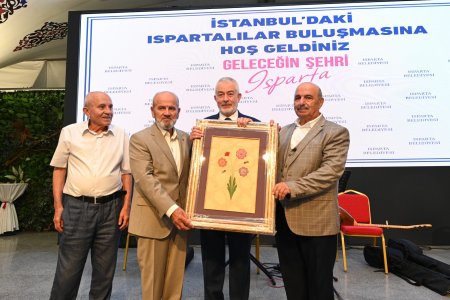 İstanbul’u gül kokuları sardı