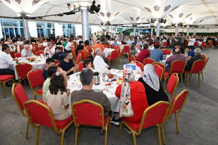İstanbul’u gül kokuları sardı