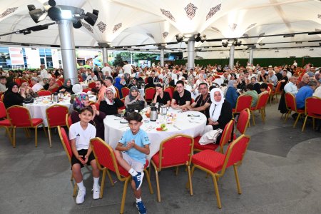 İstanbul’u gül kokuları sardı