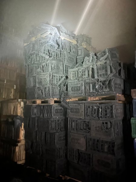 Soğuk hava deposu cayır cayır yandı